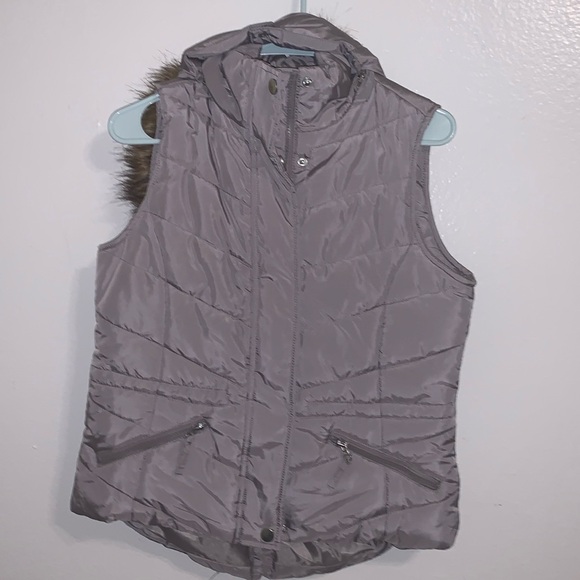Women’s vest - Picture 1 of 3